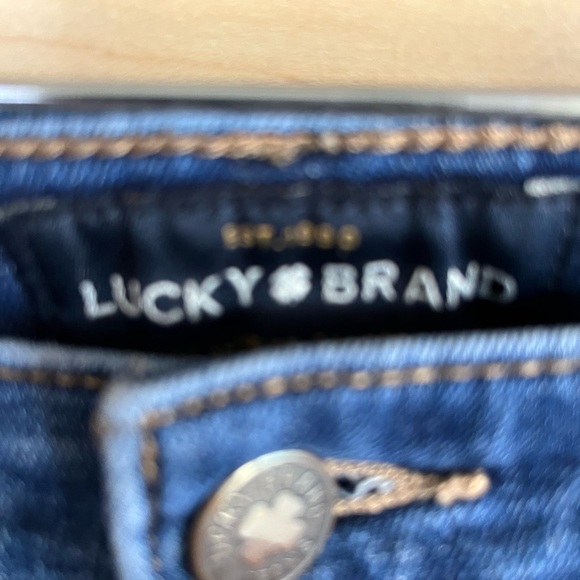 Lucky Brand Women's Mid Rise Bermuda Short size 4/27 - Picture 5 of 7